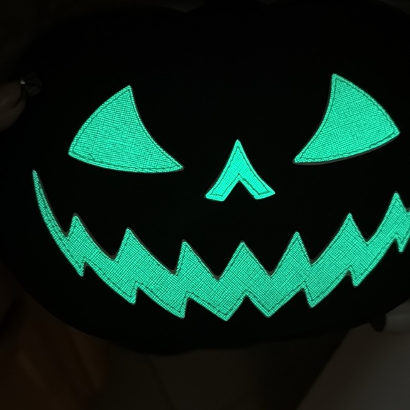 Mad Engine Halloween Purse Jack O' Lantern Pumpkin Glow in the Dark 🎃🎃 - Picture 5 of 9